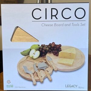 Circo Legacy Cheese Board Set with Knives/New